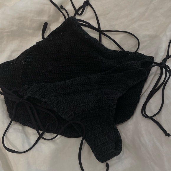 Frankie’s bikinis Jimi crochet top and Fiona bottom - Picture 5 of 5